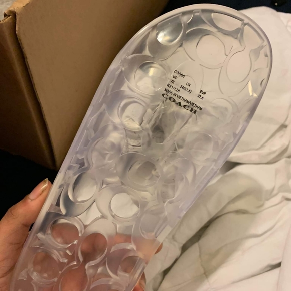 Coach slides - Picture 2 of 3